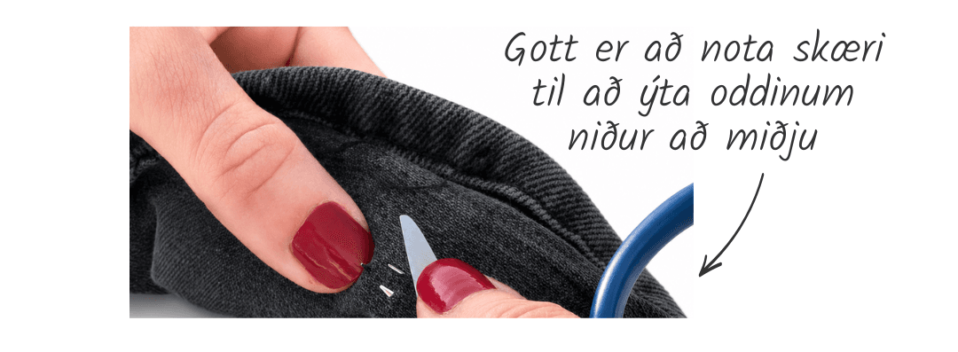 Oddunum á studs ýtt niður að miðju með skærum